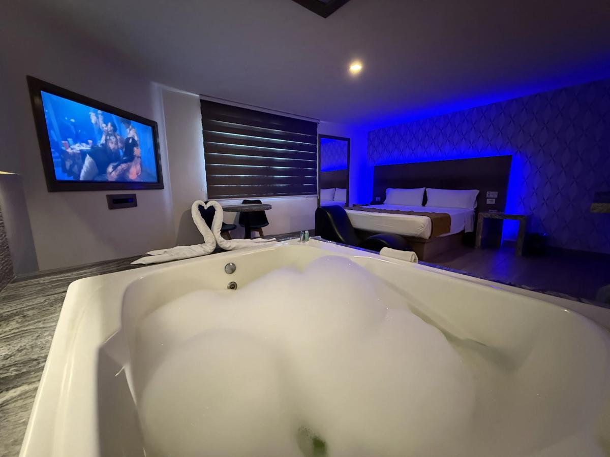 Habitación Jacuzzi y Sauna